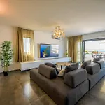 Penthouse Reniks Apartamento *