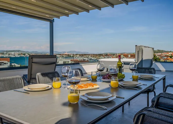 Penthouse Reniks Apartman *