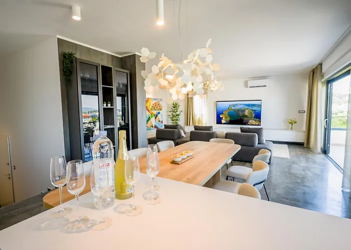 Penthouse Reniks Apartament *