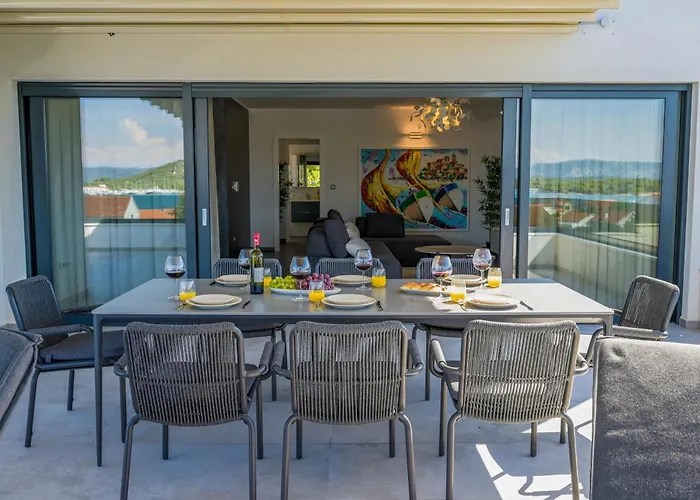 Penthouse Reniks * Murter