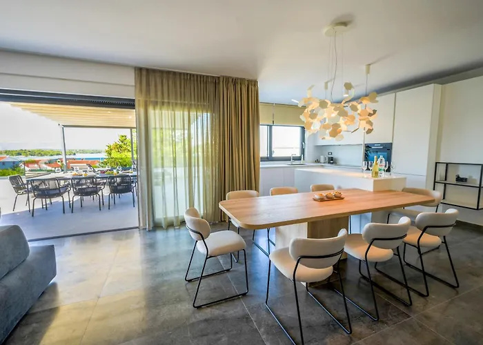 Penthouse Reniks Apartman *