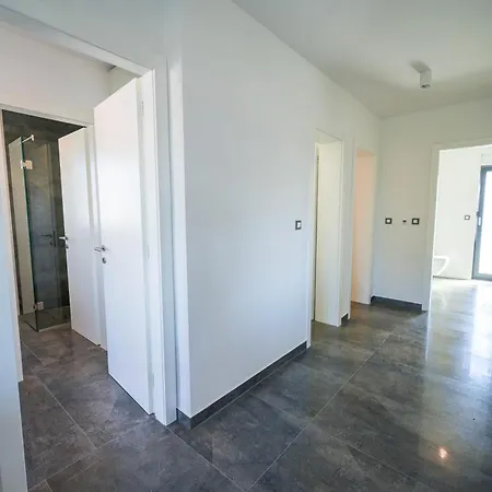 아파트 Penthouse Reniks